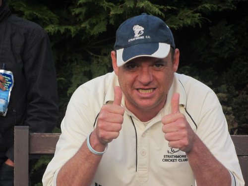 munk thumbs up.jpg